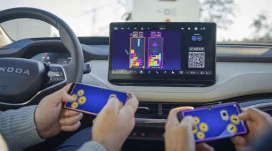 Skoda ostrzeże Cię przed policją i... pozwoli zagrać w Tetrisa. Rewolucyjna aktualizacja już jest!