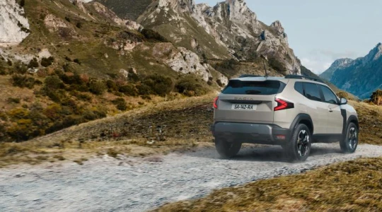 Dacia zdominowała początek października. Peugeot 408 zrównał się z Renault Clio